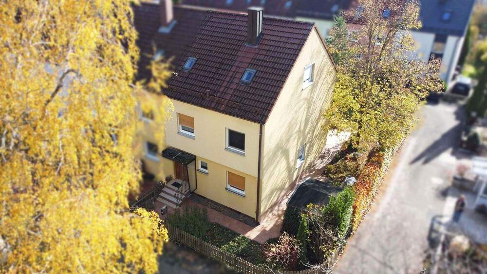 RESERVIERT: Familienfreundliches Reiheneckhaus in schöner Lage 5 zimmer