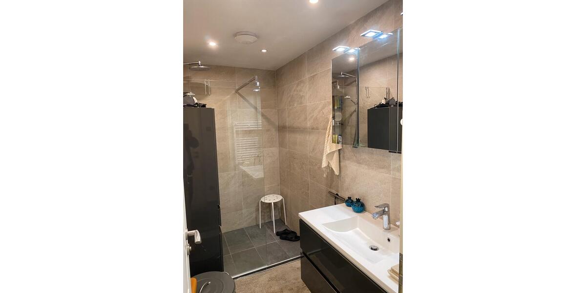 Erdgeschosswohnung , oder als Geschäft 4 zimmer