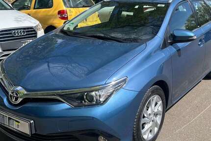 Toyota Auris 73.500 km 11.450 &euro; Nürnberg 90419