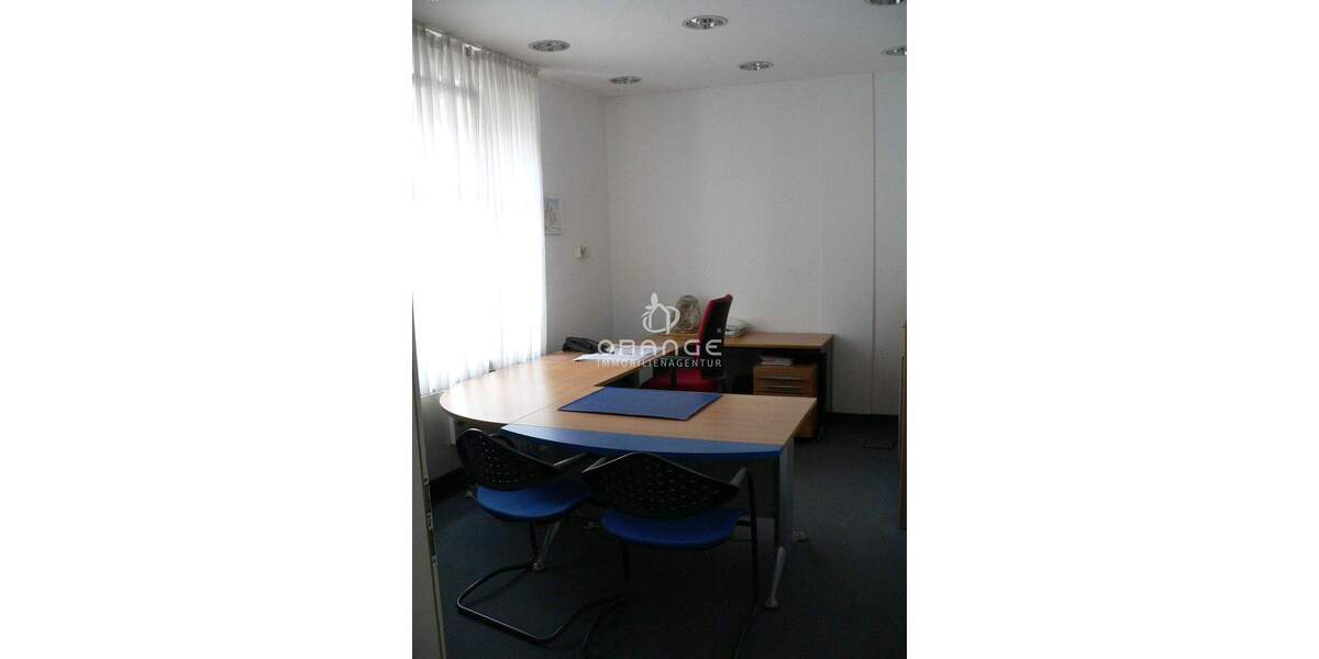 -RESERVIERT- ***TOP:Erstbezug nach Renovierung: Ladenfläche,Ergotherapie Physiotherapie auf 154 QM+KFZ-Stellplätze 4 zimmer