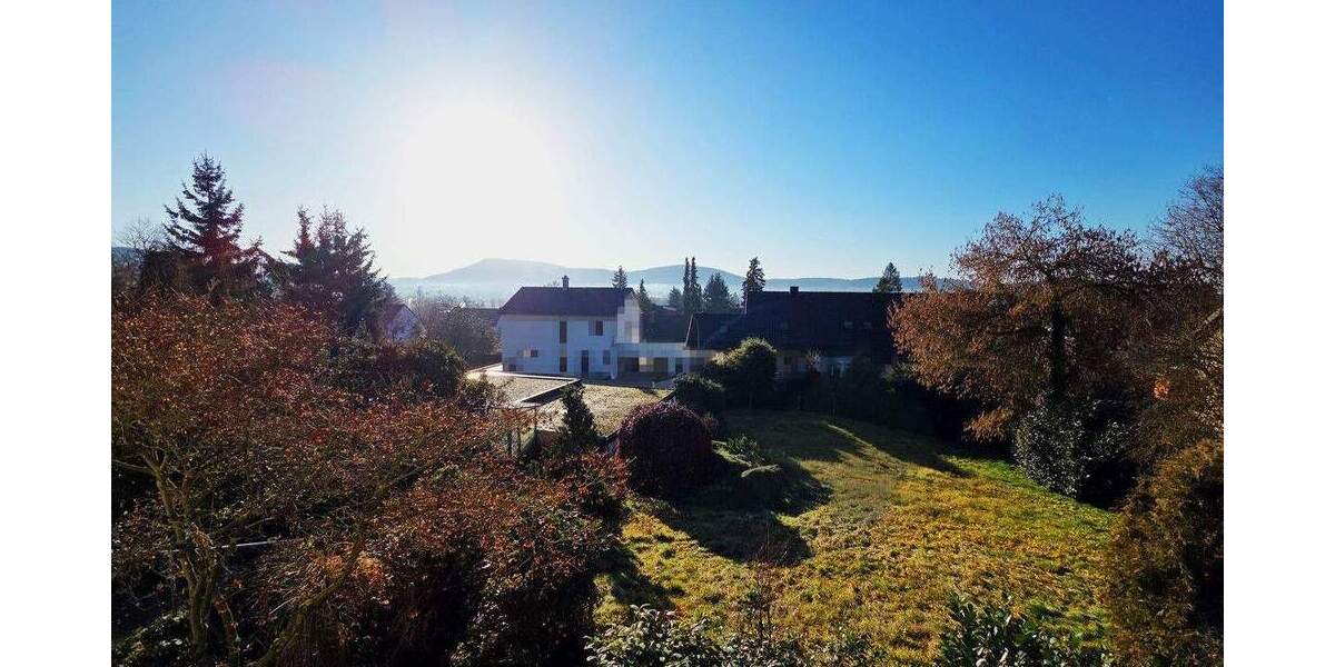 Sanierungsbed. Architektenhaus mit Garage in Hanglage von Hersbruck mit schöner Aussicht-zentrumsnah! 5 zimmer