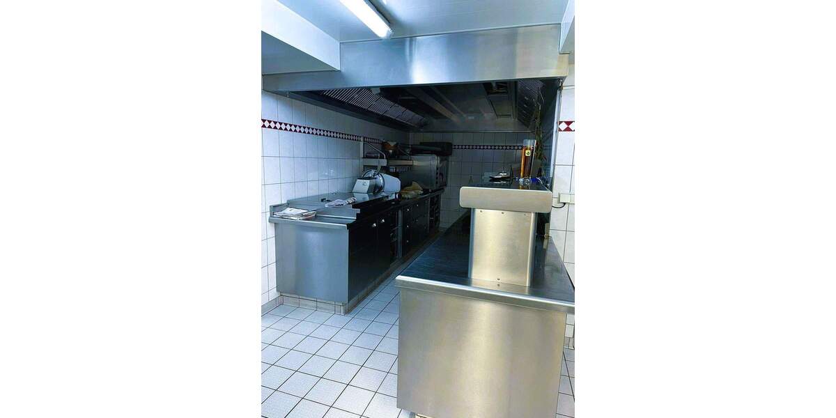 Hotel mit Gaststätte und Wohnung zimmer