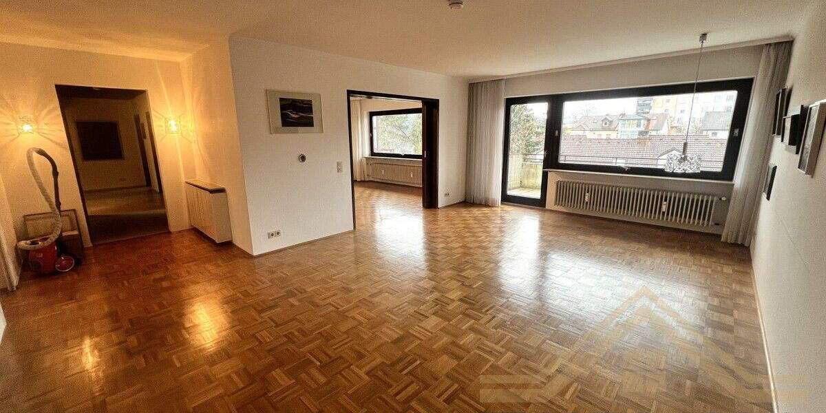 Etagenwohnung Erlangen Innenstadt - 5 Zimmer, 159 m&sup2;, 670.000&euro; | Angebot:25681396