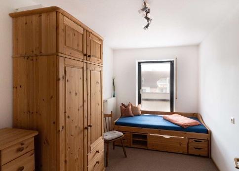 Dachgeschoßwohnung Roth - 3 Zimmer, 85 m&sup2;, 720&euro; | Angebot:26491415