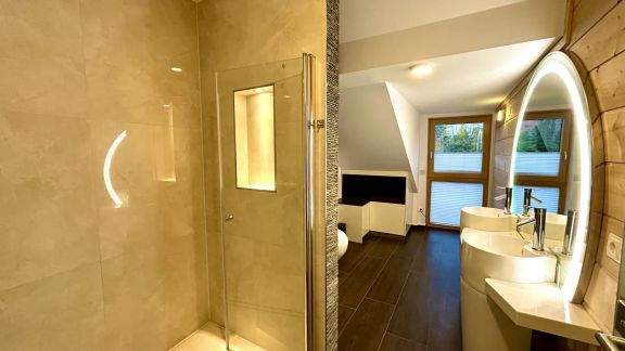 Luxus-Reihenmittelhaus mit Sauna, Designer-Küche und 256 m² Wohnfläche - Erstklassiges Wohnen 6 zimmer