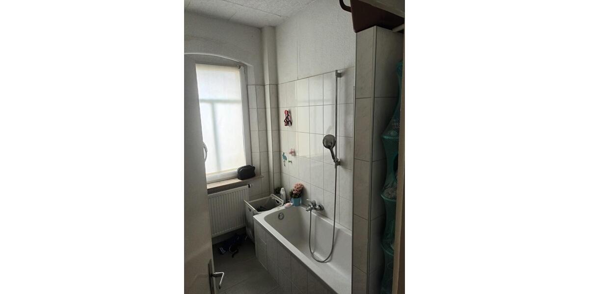 1 er WG in einer sehr schönen Wohnung verfügbar!! 2 zimmer
