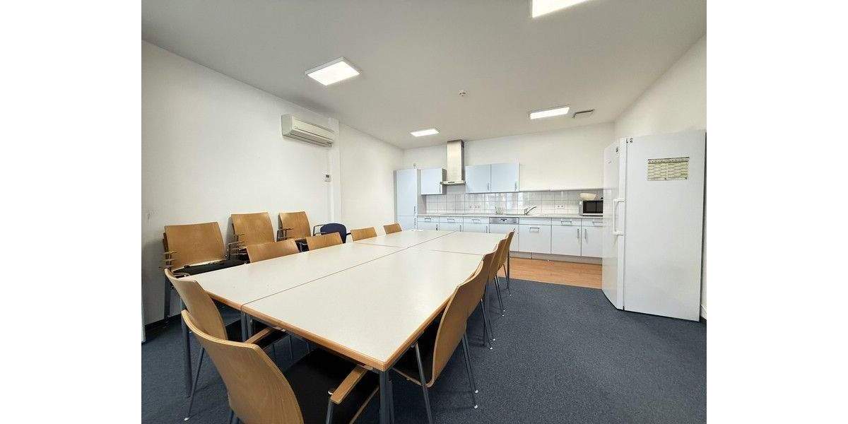 Repräsentative Büro-Praxisflächen XXL in frequentierter Sichtlage von Lauf an der Pegnitz zimmer