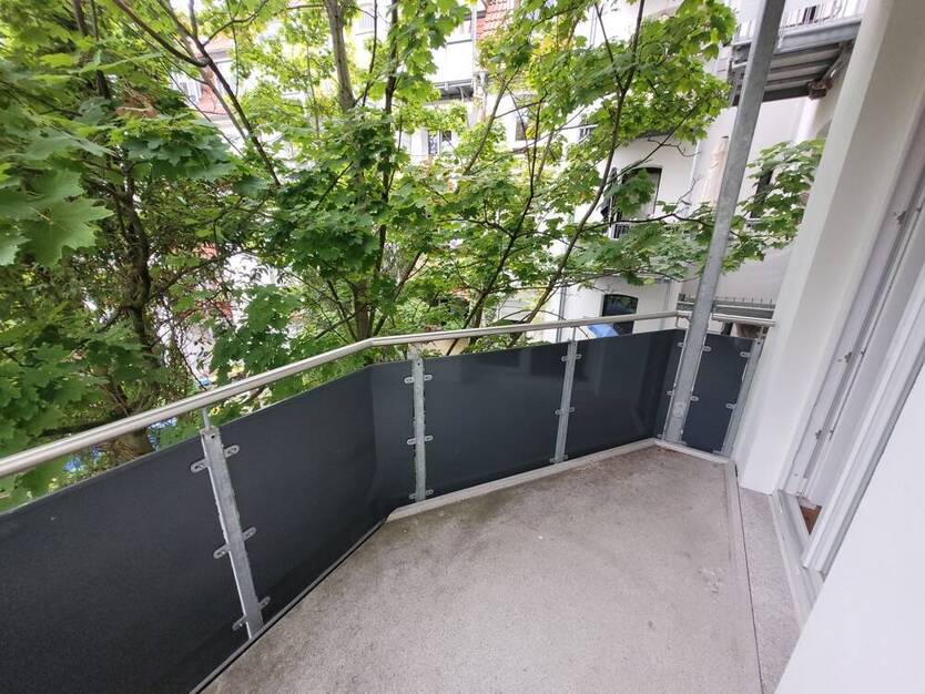 * Lichtdurchflutete 2-Zi-Whg. mit EINBAUKÜCHE und BALKON im beliebten NIBELUNGENVIERTEL *