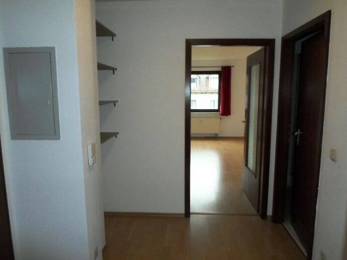 Hübsche 2-Zi.-Wohnung mit Küchenzeile, Südbalkon, TG-Stpl. in Erlangen-Ost, Nähe Berufsschule 2 zimmer