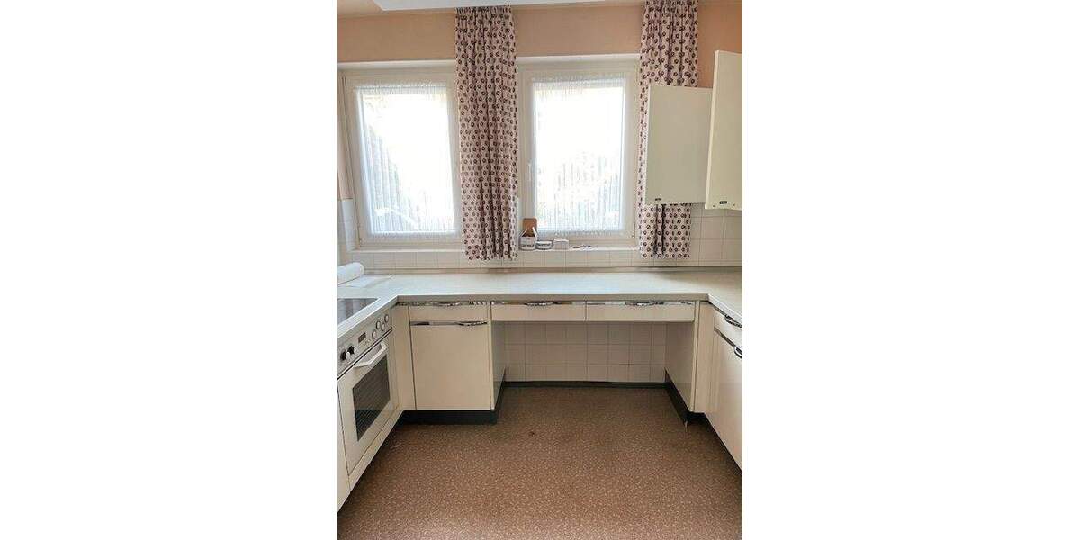 Mögeldorf: Doppelhaushälfte als 2-Familienhaus mit Doppel-Garage und großem Garten 6 zimmer