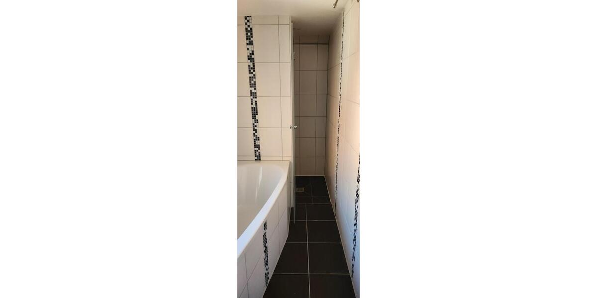 Etagenwohnung Erlangen Bruck - 6 Zimmer, 135 m&sup2;, 1.400&euro; | Angebot:26367295