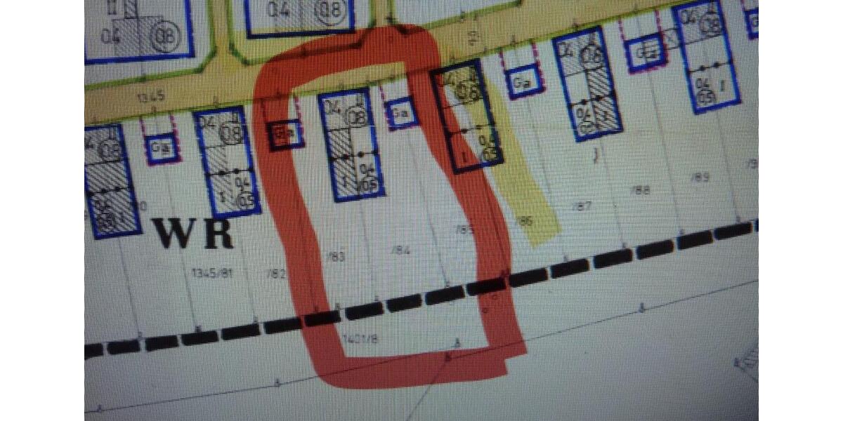 Grundstück in zentraler ruhiger Lage m. Altbestand DHH renovierun zimmer