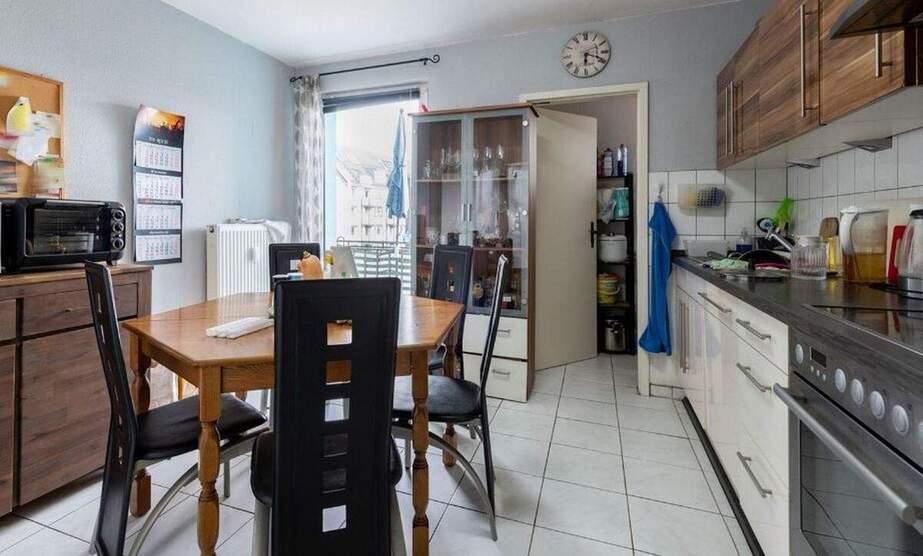 Familienfreundliche 6-Zimmer-Wohnung mit Balkon in Nürnberg Glockenhof 6 zimmer