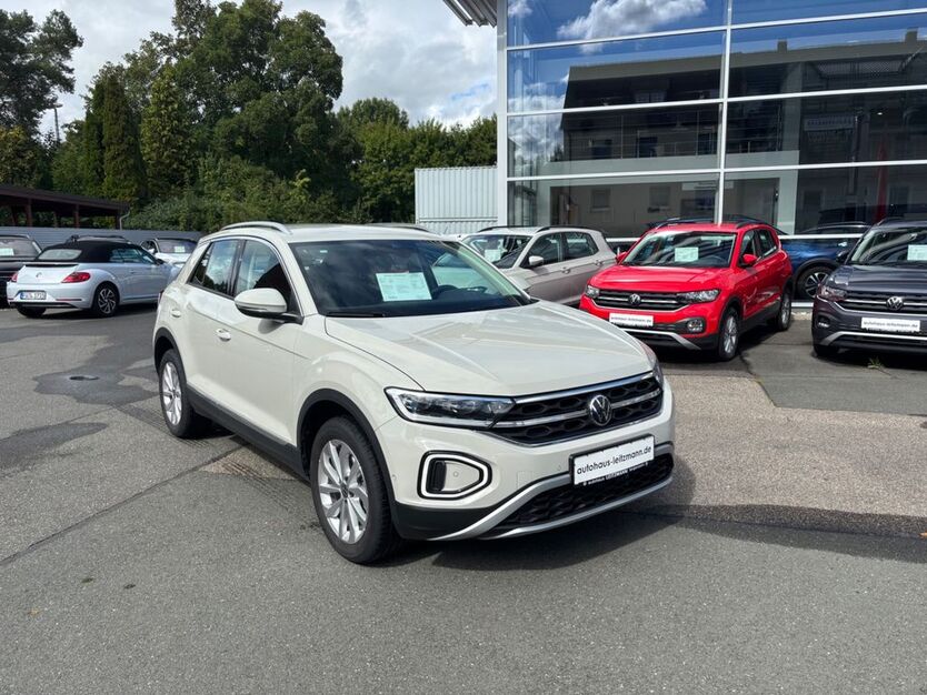 VW T-Roc 13.500 km 29.480 € Langenzenn 90579