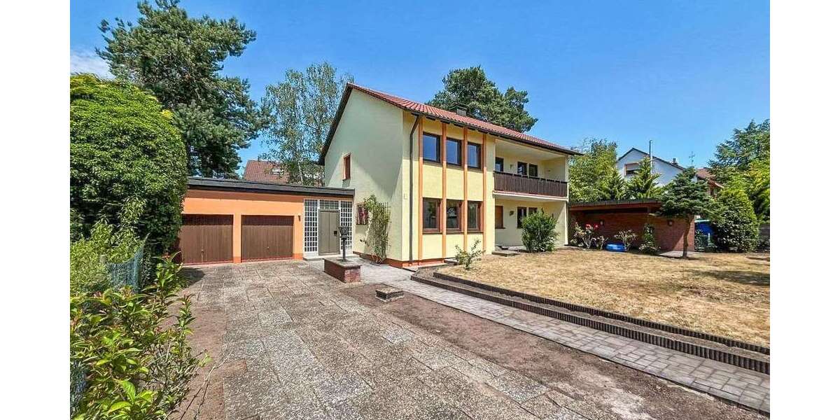 Haus zum Kaufen in Schwaig bei Nürnberg 620.000 € 176.2 m² 7 zimmer