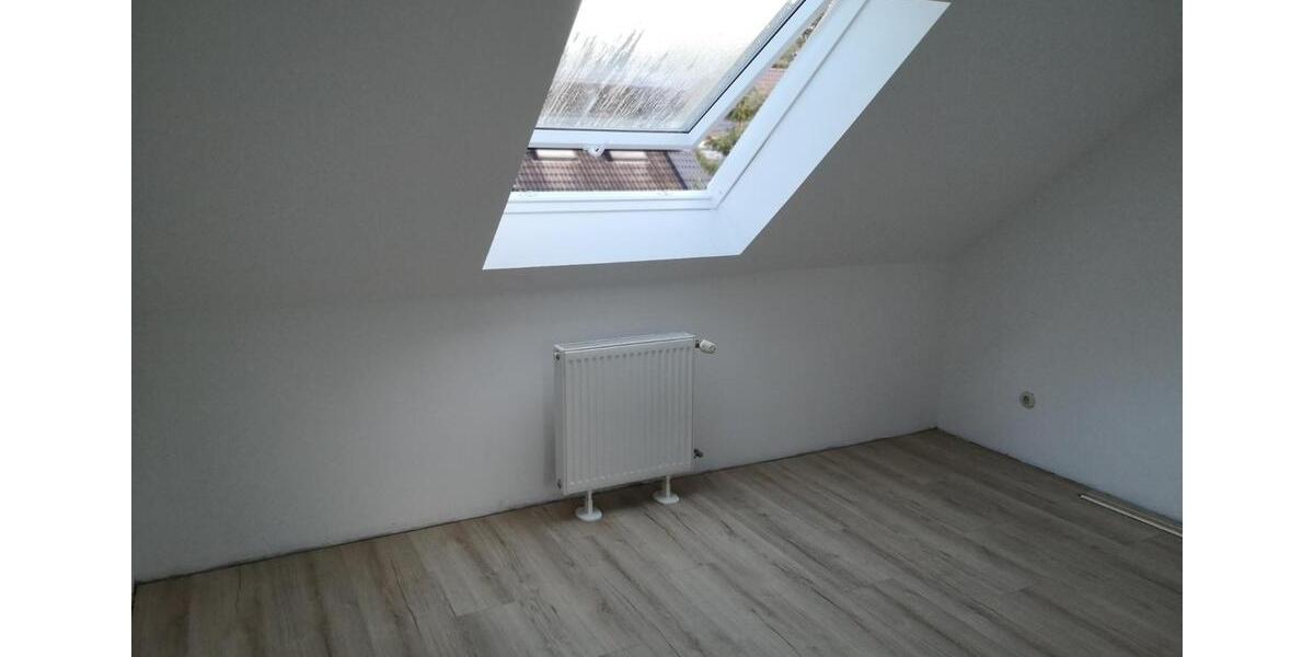Reihenhaus Zirndorf - 6 Zimmer, 150 m&sup2;, 1.750&euro; | Angebot:26634678