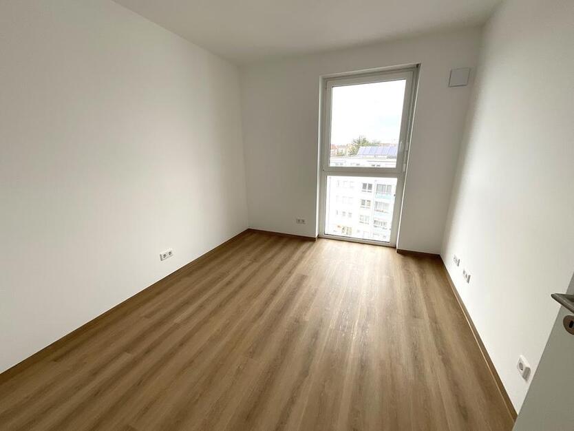 2 Nettokaltmieten frei! *3-Zimmer-Penthouse mit großzügiger Dachterrasse in Nürnberg- Hohe Marter* zimmer