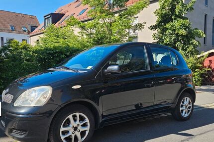 Toyota Yaris 156.000 km 3.450 &euro; Nürnberg 90429