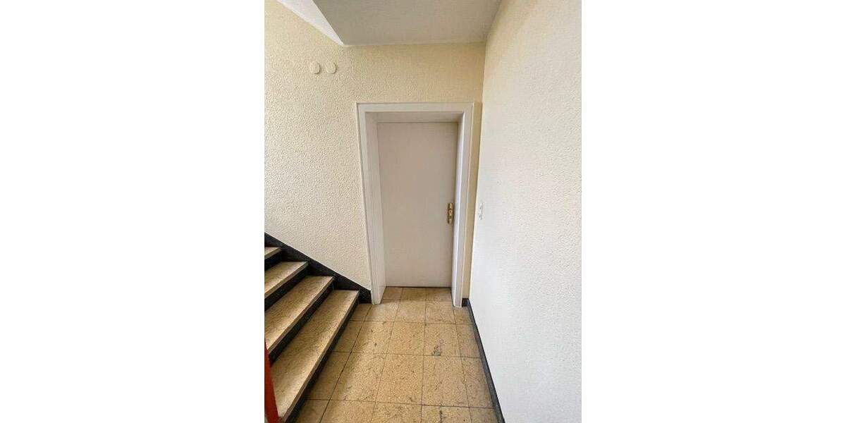 Mögeldorf: Doppelhaushälfte als 2-Familienhaus mit Doppel-Garage und großem Garten 6 zimmer