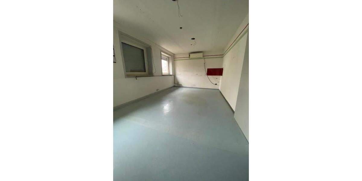 Gewerbeobjekt Nürnberg Langwasser - 6 Zimmer, 125 m&sup2;, 1.250&euro; | Angebot:24594270