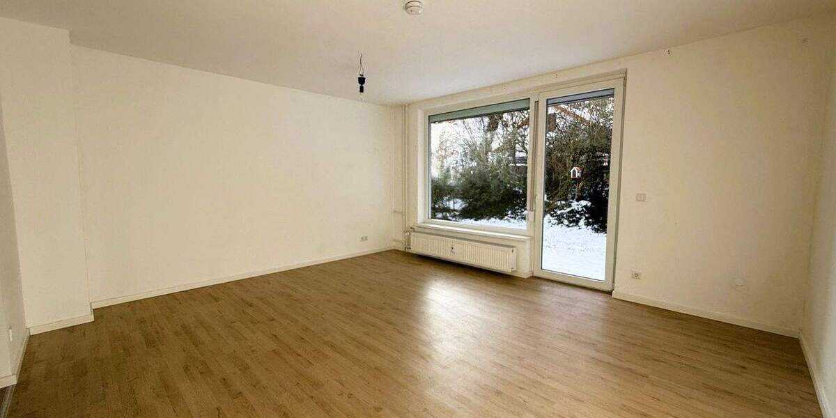 Nürnberg Falkenheim - saniertes Zweifamileinhaus mit Doppelgarage und großem Garten 6 zimmer
