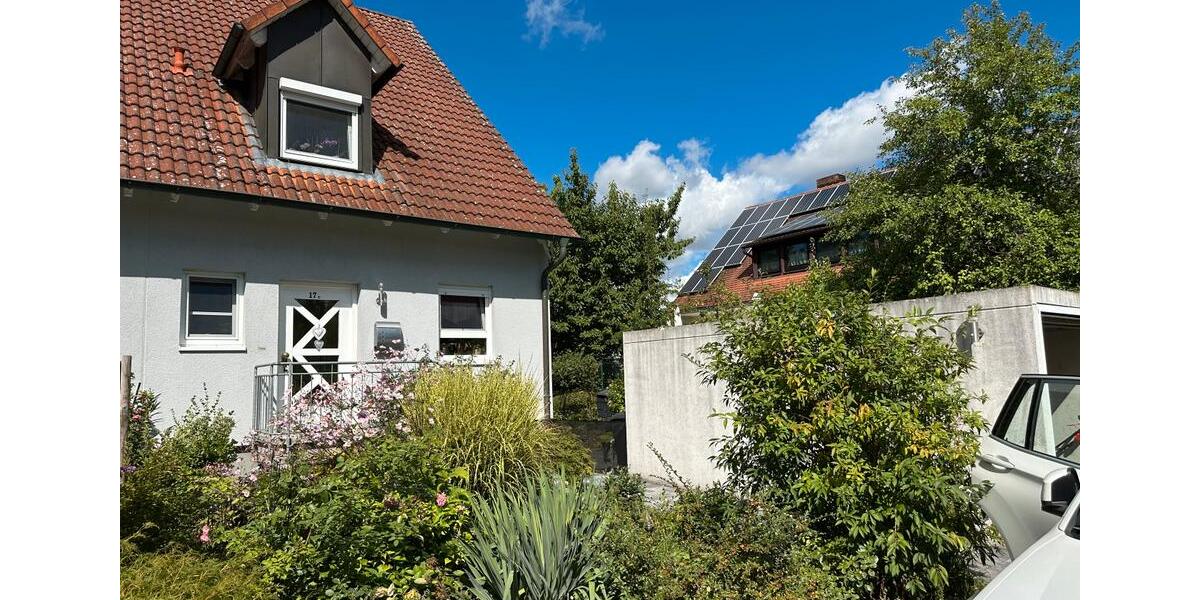 Reihenhaus Roßtal - 6 Zimmer, 127 m&sup2;, 599.000&euro; | Angebot:27299085