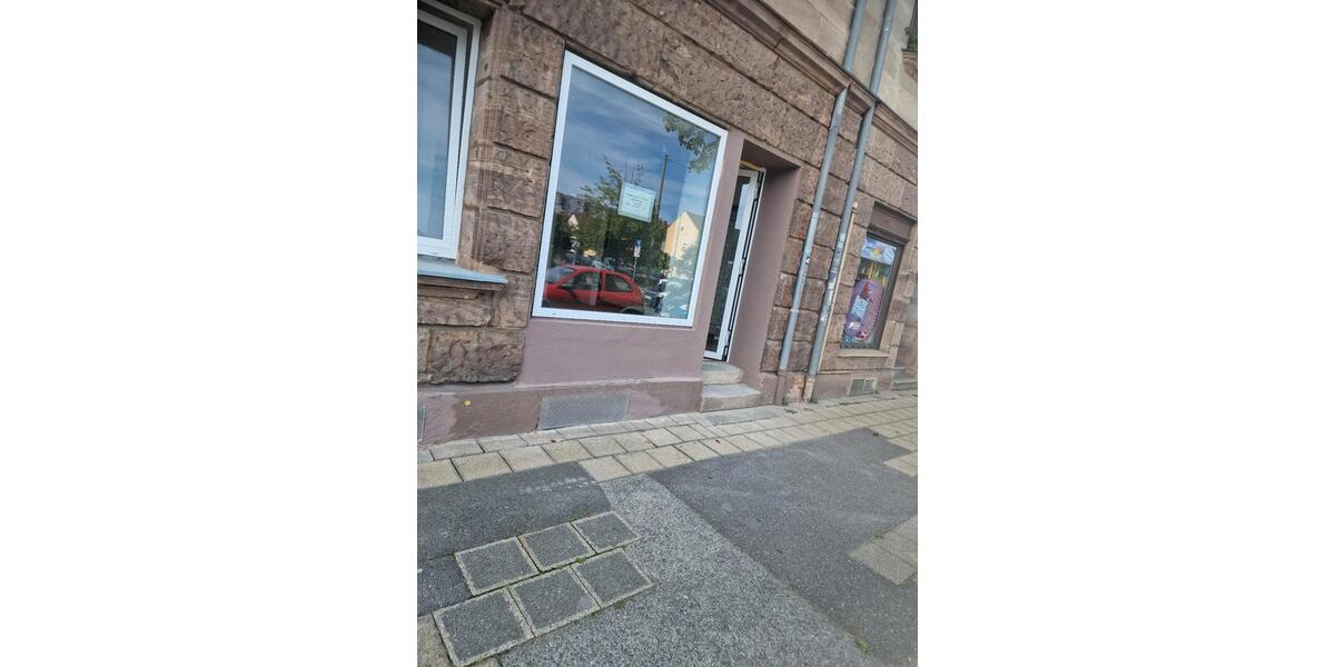 Renovierte Ladenfläche + Lager oder ggf. Wohnen im Herzen Fürths zimmer