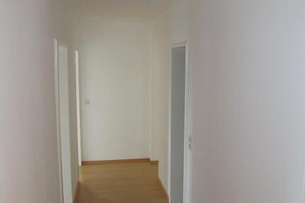 80 q2m Wohnung für 3er Studenten-WG 3 zimmer