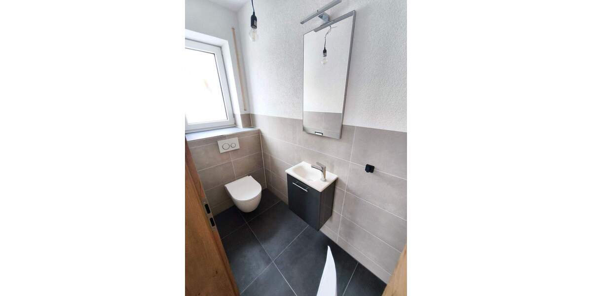 Einfamilienhaus Igensdorf Pettensiedel - 1 Zimmer, 240 m&sup2;, 2.200&euro; | Angebot:25770176