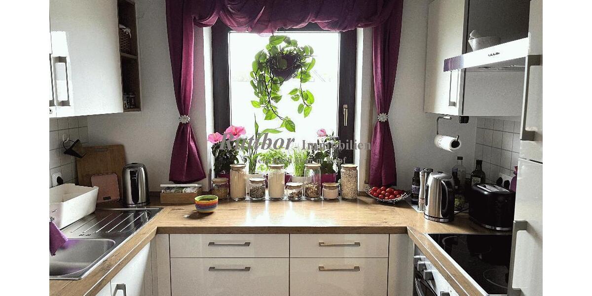 Gut vermietete 2 Zimmer-Mansardenwohnung mit Loggia und Stellplatz in ruhiger Wohnlage RH-Nord - Dachgeschoßwohnung Roth | Angebot:27156608