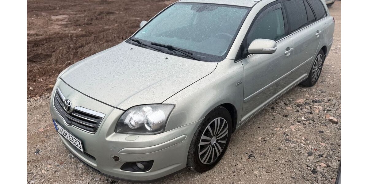 Toyota Avensis 255.000 km 1.950 &euro; Grosshabersdorf 90613