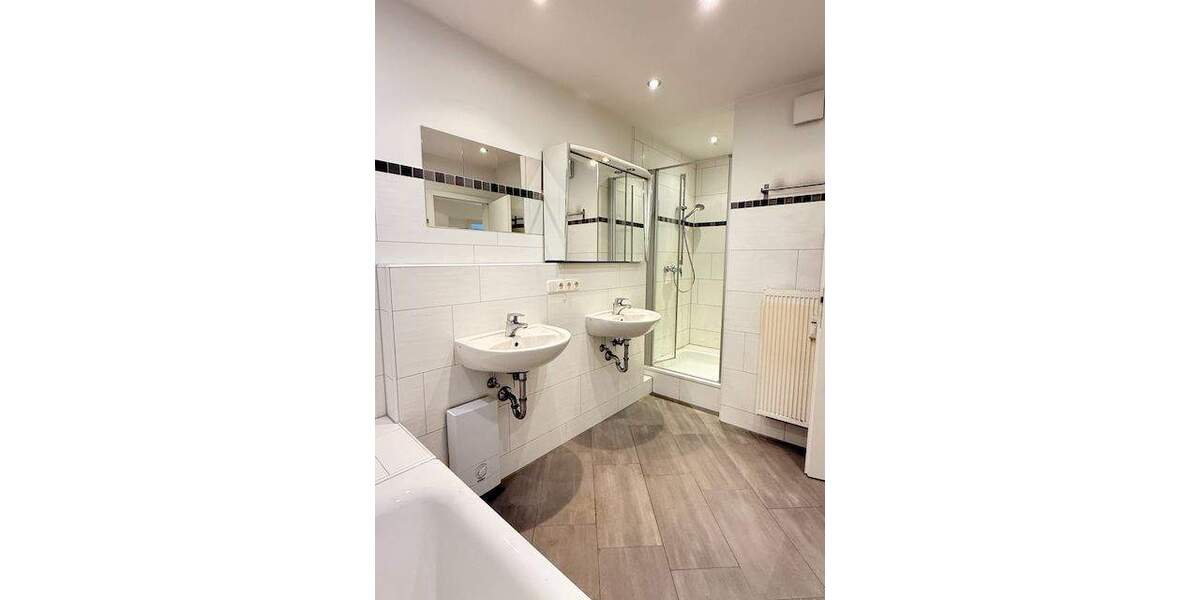 ** Helle 3 Zimmer Wohnung mit guter Ausstattung, 2 Balkonen, Einbauküche - frei ** 3 zimmer