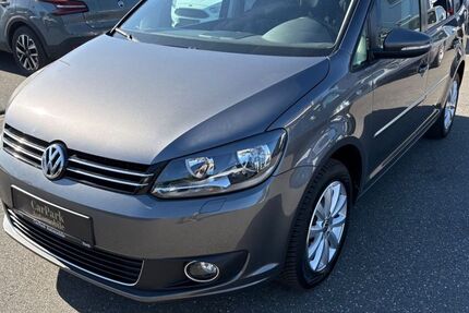 VW Touran 136.003 km 9.599 &euro; Fürth 90763