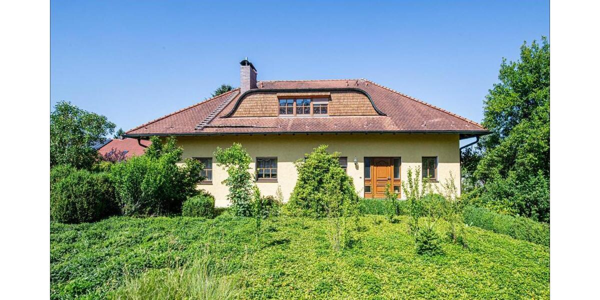 Charmantes Zweifamilienhaus mit drei Garagen und großem Garten - Zweifamilienhaus Kötzting | Angebot:24605834