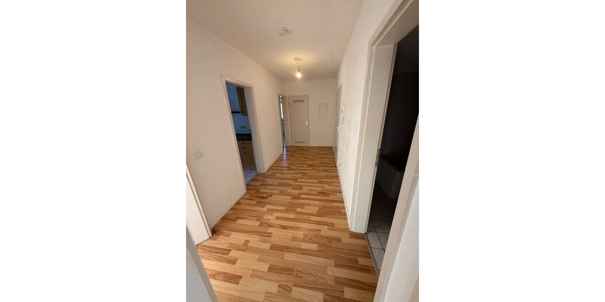 Lichtdurchflutete 3-Zimmer-Dachgeschosswohnung mit Südwestbalkon in Schwand - 3- Schwandstetten Schwand | Angebot:27621624