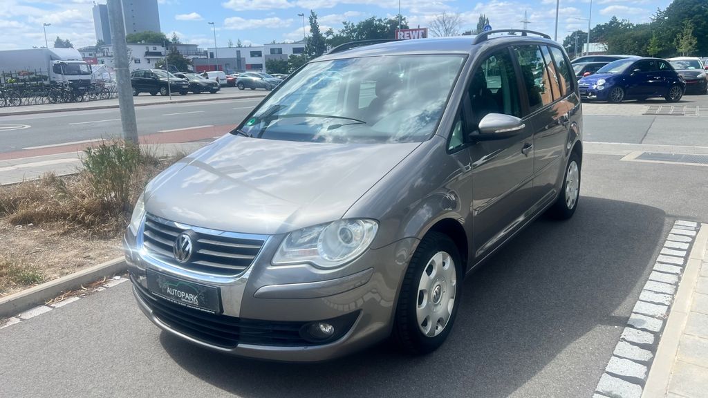 VW Touran 58.000 km 8.900 &euro; Nürnberg 90449