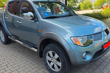 Mitsubishi L200 235.000 km 7.999 &euro; Nürnberg 90441