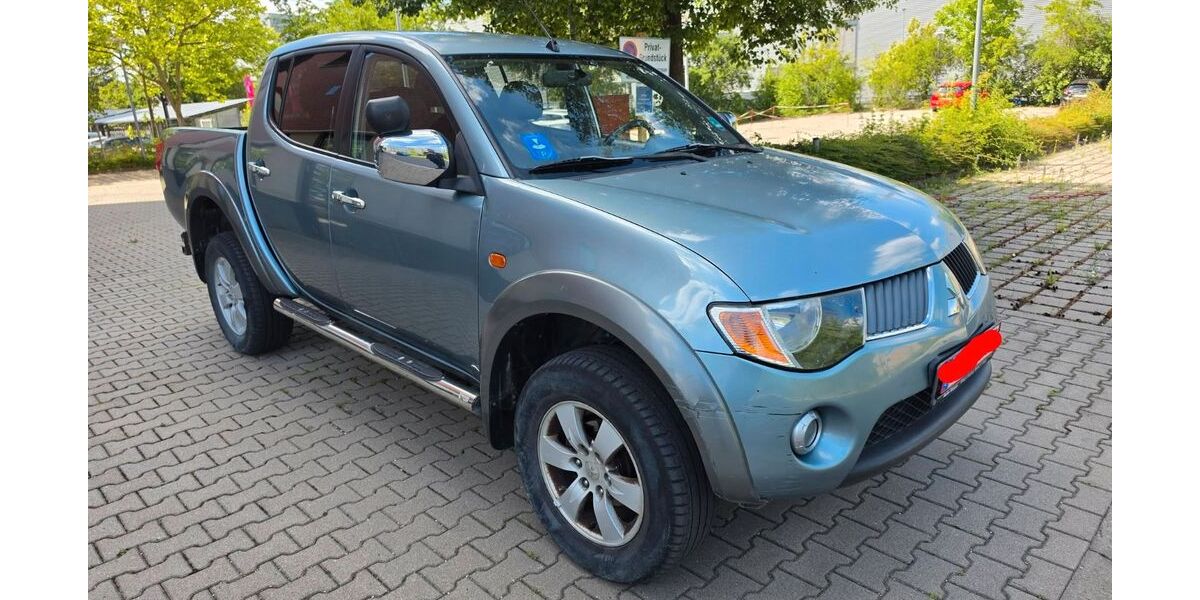 Mitsubishi L200 235.000 km 7.999 &euro; Nürnberg 90441