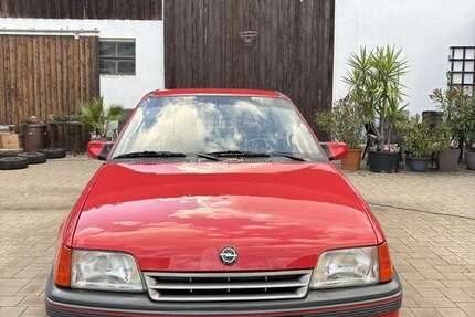 Opel Kadett 81.000 km 2.100 € Freystadt 92342