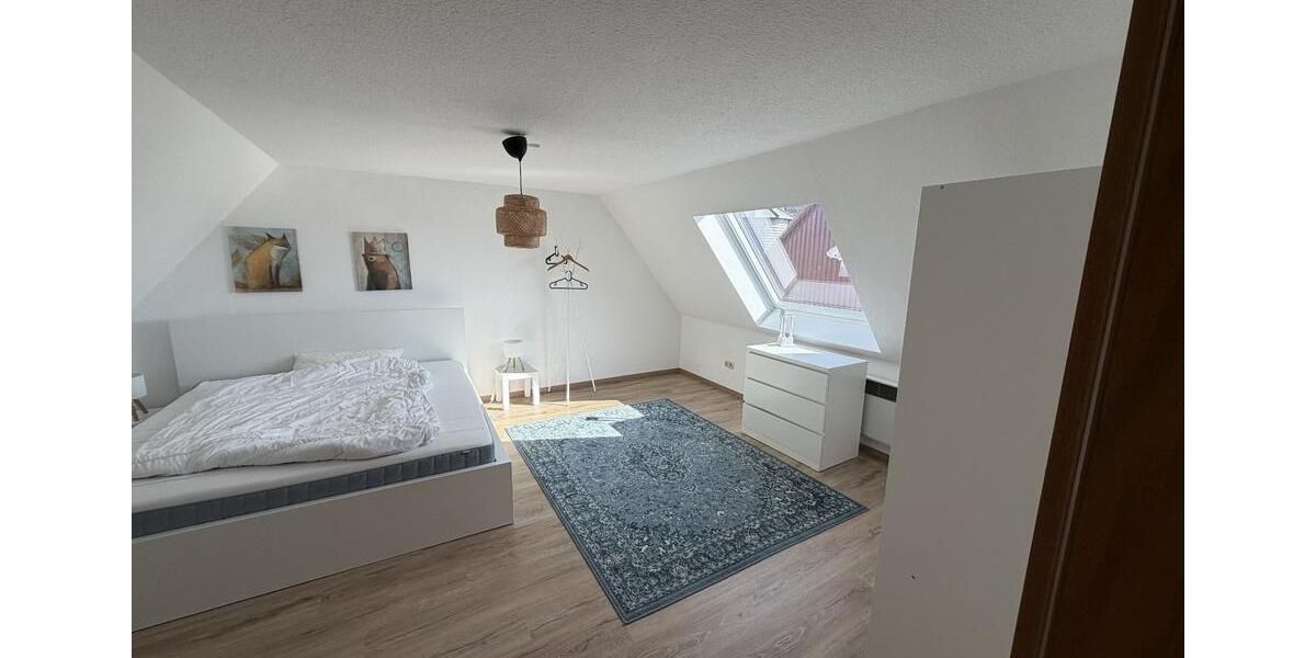 Dachgeschoßwohnung Heßdorf - 3 Zimmer, 70 m&sup2;, 690&euro; | Angebot:27622519