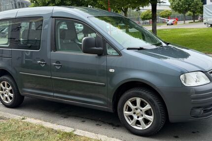 VW Caddy 324.500 km 2.500 &euro; Nürnberg 90441