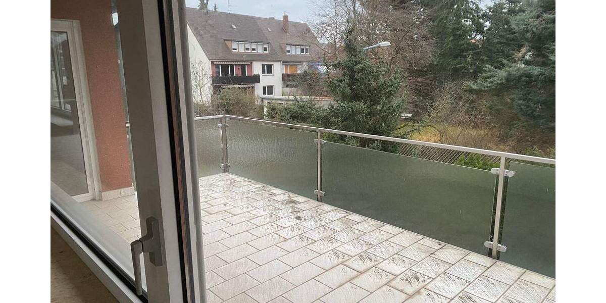 Geräumiges Familienhaus mit Balkonen und Terrasse in Nürnberg, Großreuth h d Veste 9 zimmer
