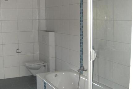 Leben auf dem Land: Renoviertes Haus in stadtnaher Lage zimmer