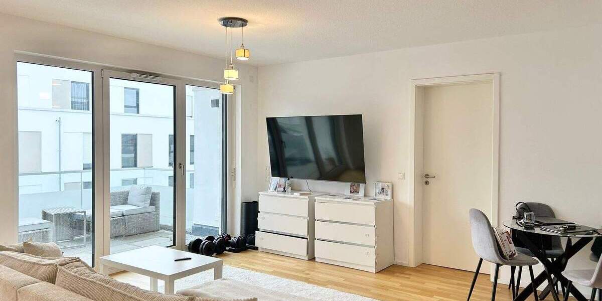 ***REDNITZ JUWEL*** SONNIGE 2 ZIMMER WOHNUNG MIT EINBAUKÜCHE, BALKON UND TIEFGARAGENSTELLPLATZ 2 zimmer