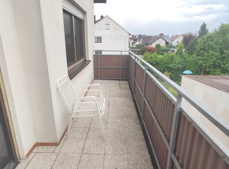 4 Zi. OG Wohnung mit Balkon, Gartenanteil und Garage