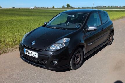 Renault Clio 135.672 km 4.499 &euro; Fürth 90765