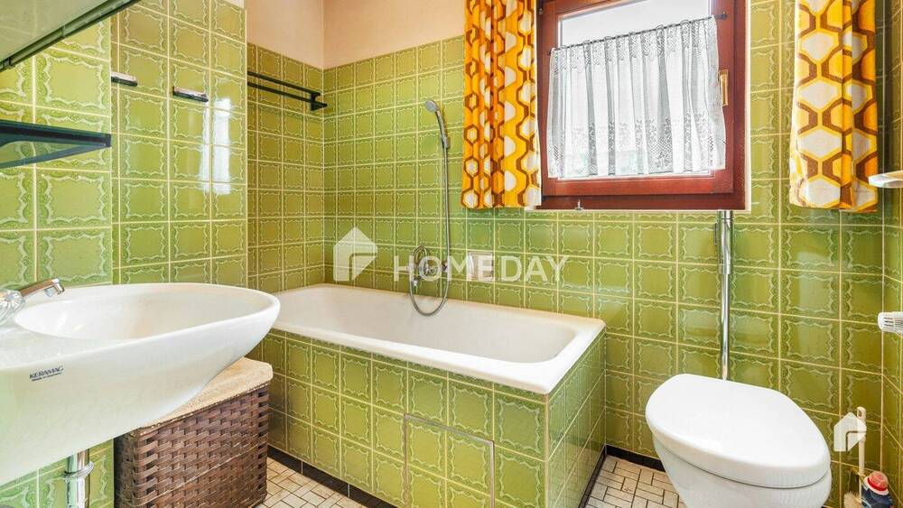 Attraktives Zweifamilienhaus mit 8 Zimmern, EBK und Garage in ruhiger Lage von Nürnberg 8 zimmer