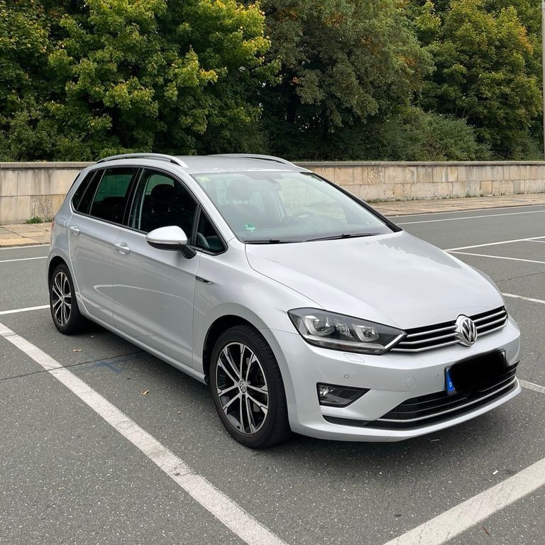 VW Golf Sportsvan 89.320 km 13.300 € Nürnberg 90480