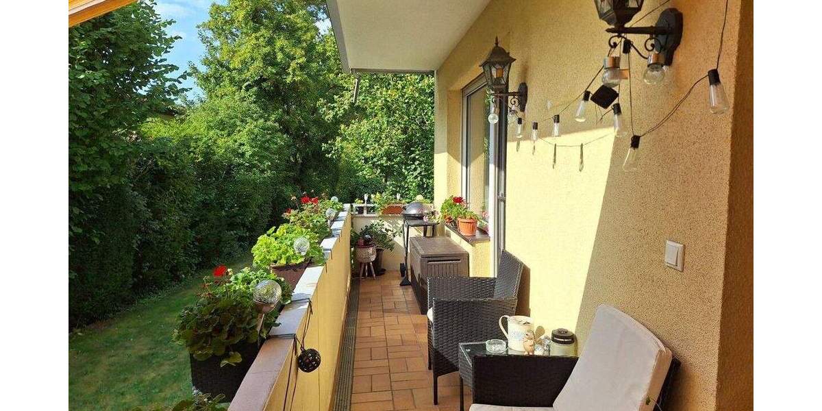 TOP 3-Zimmer Wohnung im Hochparterre mit Balkon und Einzelgarage in ruhiger Lage 3 zimmer