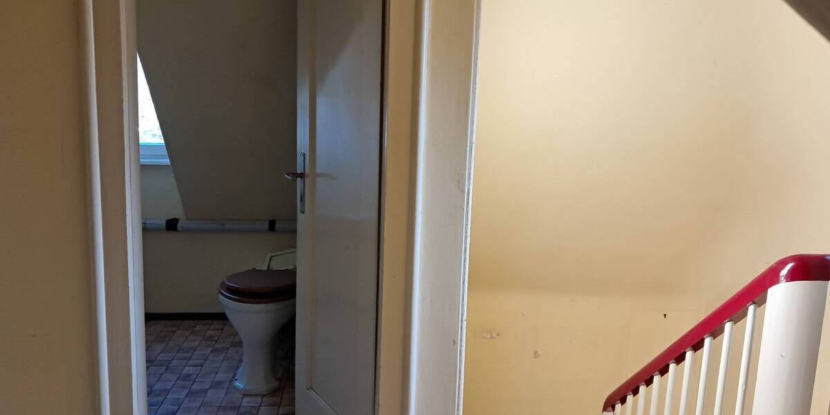 ...in einer der begehrtesten Wohnlagen...DHH mit Erweiterungspotential in Erlangen 9 zimmer